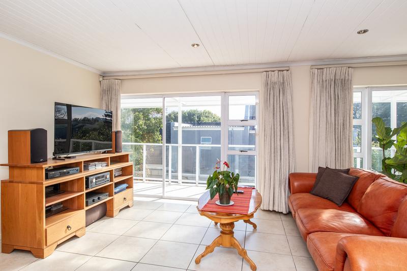 5 Bedroom Property for Sale in Constantia Western Cape